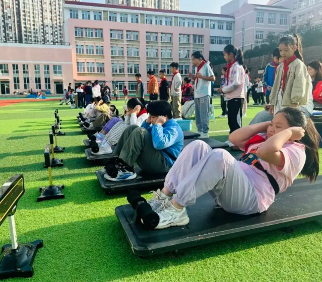 着力缩小城乡区域校际办学距离以教育温度托起民生美好