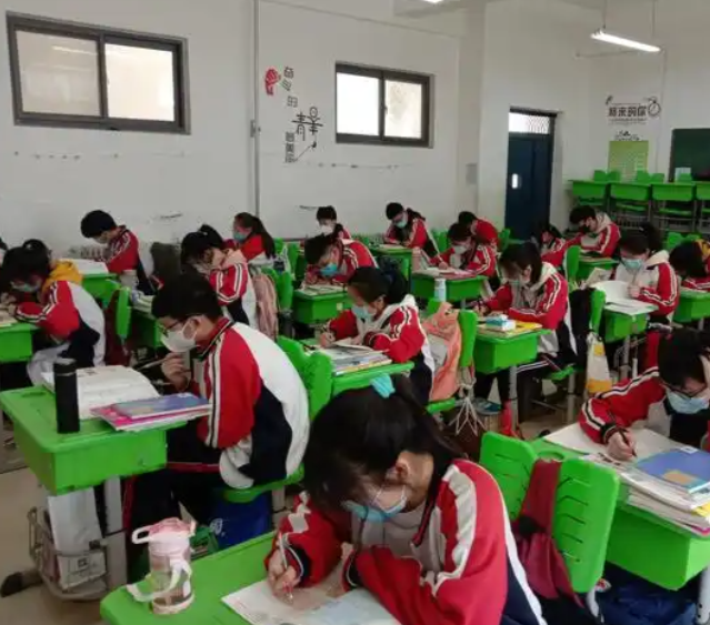 每个班级的师资力量相对均衡从根本上消除教育马太效应